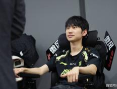 LOL換(huàn)线创始人拿下首胜！赛后采访泪洒赛场，自我点评：烂到流脓