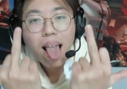 王者荣耀主播嘲讽uzi没冠军，并表(biǎo)示一诺如(rú)果(guǒ)打LOL，随便碾压faker