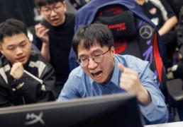 最有机会的(de)一次！AL大战GEN，能否斩获电竞世界杯LOL冠軍(jūn)？