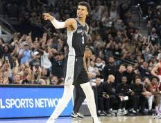 分析：奥拉朱旺如何帮助马刺队維(wéi)克托·文班亚马在休赛期蜕变