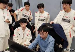 LOL最强全华班成为笑话！国一中被對(duì)位MVP，對(duì)手嘲讽：NA＞LPL