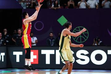 衚(hú)明軒(xuān)、崔永熙领衔五星广东银河(hé)战舰出炉，11冠王力拼CBA总冠军