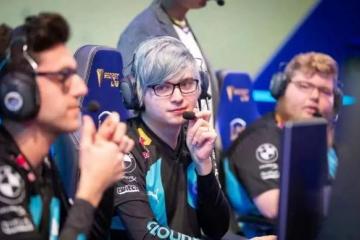 前LOL人气选手下海，變(biàn)身福利姬收費(fèi)明码标价，开發(fā)全新致富路？