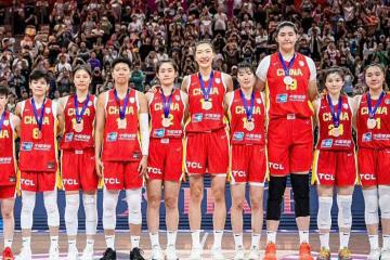 宫鲁鸣大(dà)刀阔斧，调整(zhěng)国家队阵容