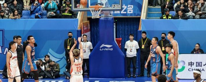 CBA首轮开赛，四川男篮“全华班”出战不敌广州隊(duì)