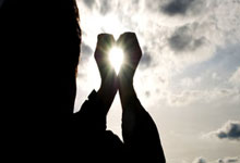 2025英雄联盟全球总决赛开启，多家院线将直播赛事