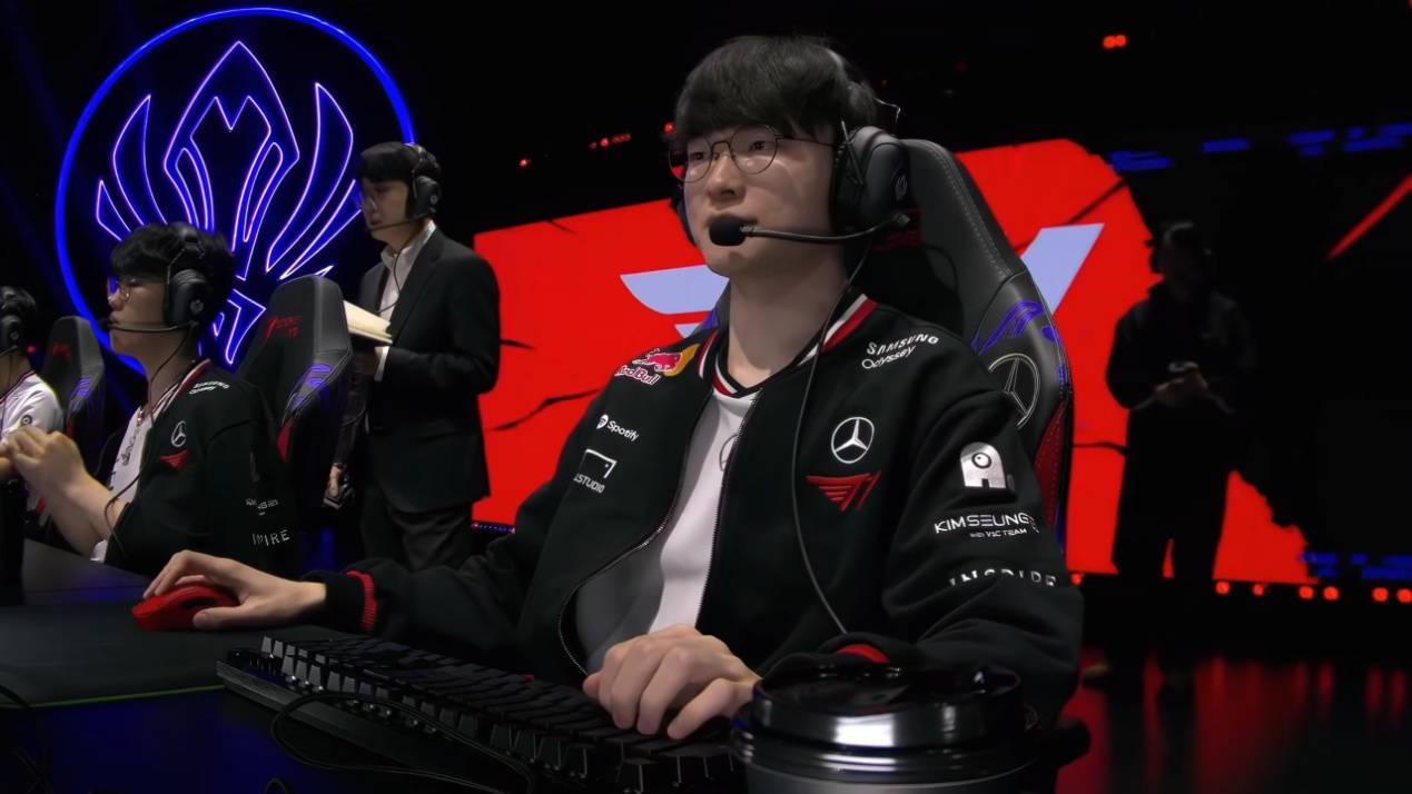 Faker絕(jué)境爆发，T1開(kāi)启愤怒形态！CFO逆转打团灭，比赛拖入決(jué)胜局