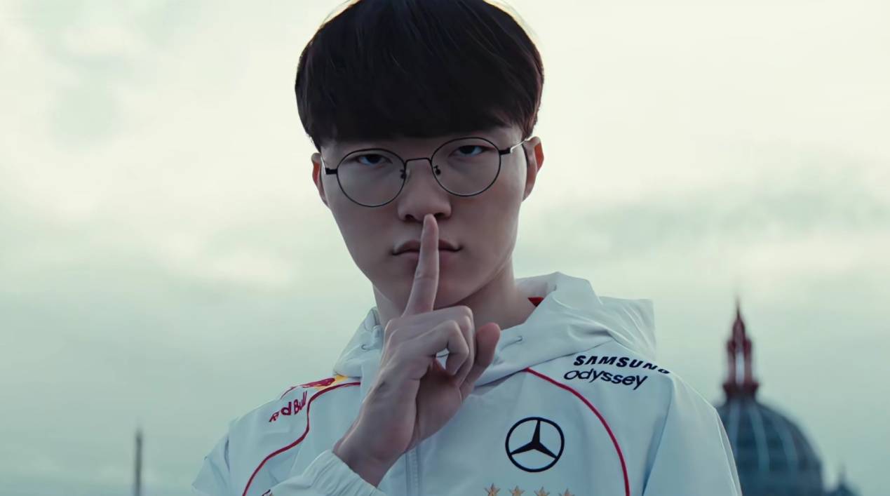 Faker絕(jué)境爆发，T1開(kāi)启愤怒形态！CFO逆转打团灭，比赛拖入決(jué)胜局