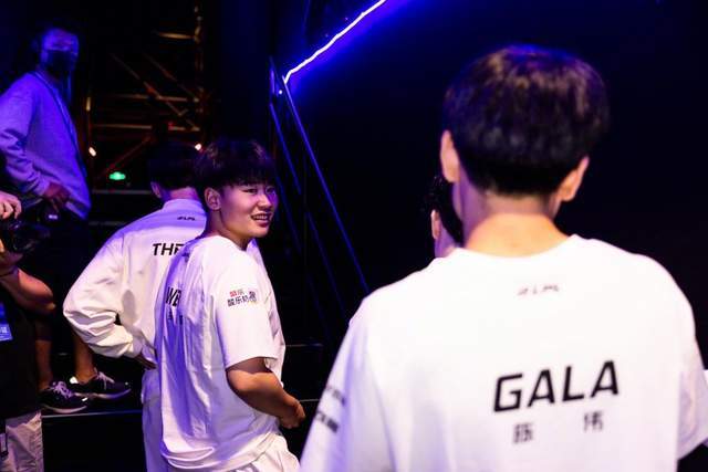 LPL登峰组激(jī)战正酣,iG迎战TES忍界大战再(zài)启,阿水直(zhí)面昔日队友!