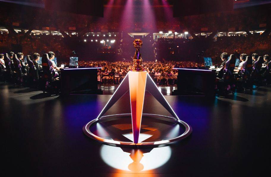 LOL电竞赛事会继续保(bǎo)持免费观看！