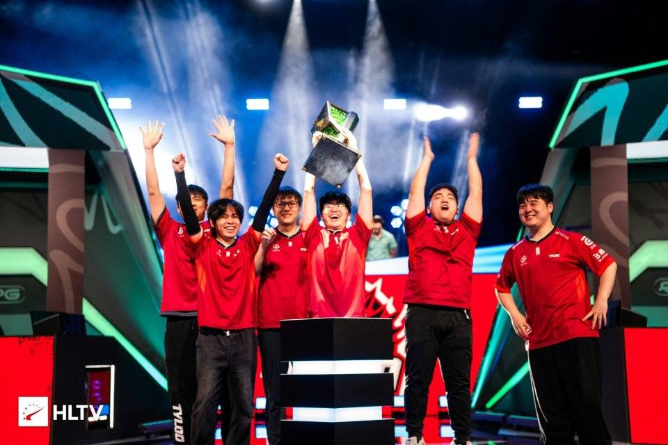 CNCS迎来了久违的冠军！CN.LOL什么时候才(cái)能重铸荣光？