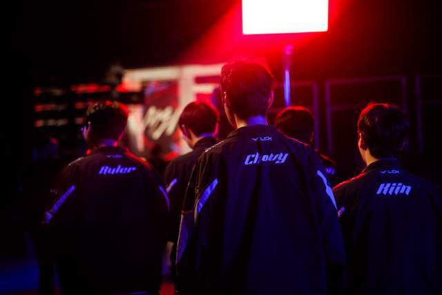 最有机会的(de)一次！AL大战GEN，能否斩获电竞世界杯LOL冠軍(jūn)？