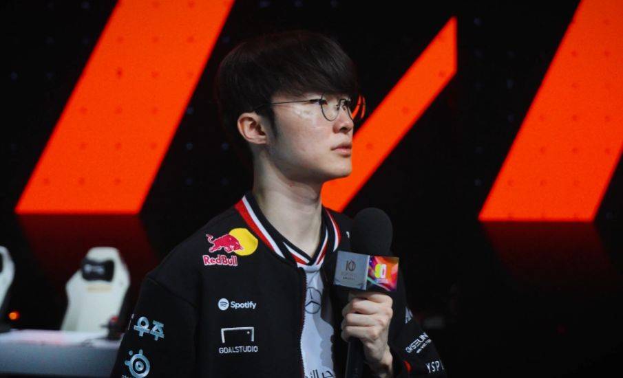 Faker认爲(wèi)T1四(sì)名队友是最强的(de)LOL选手