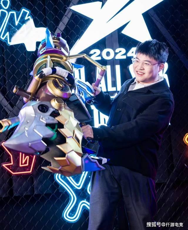 LOL官方更新战力排(pái)行榜，第一毫不意外，IG赫然在列！