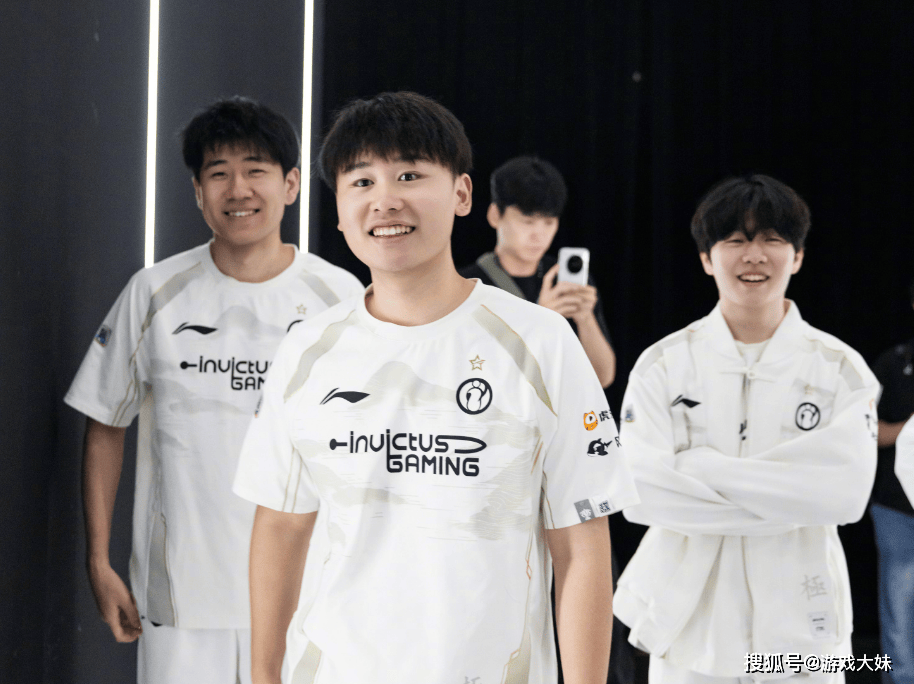 针对性这么明显？BLG戰(zhàn)胜IG后，B站悄悄取消IG戰(zhàn)队的(de)蓝标