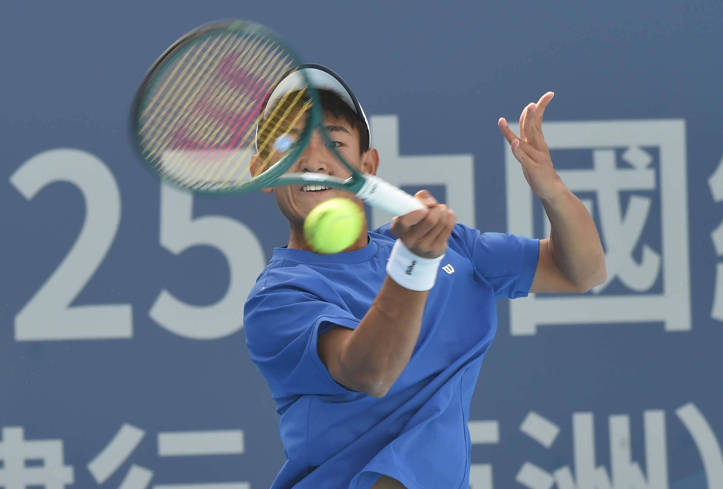 （体育）网球——中国巡廻(huí)赛香港公开赛：刘少云晋级半决赛