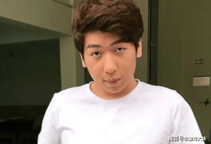 炫神因骂theshy被处罚，如今认怂，公開(kāi)道歉希望拿回二路解说权