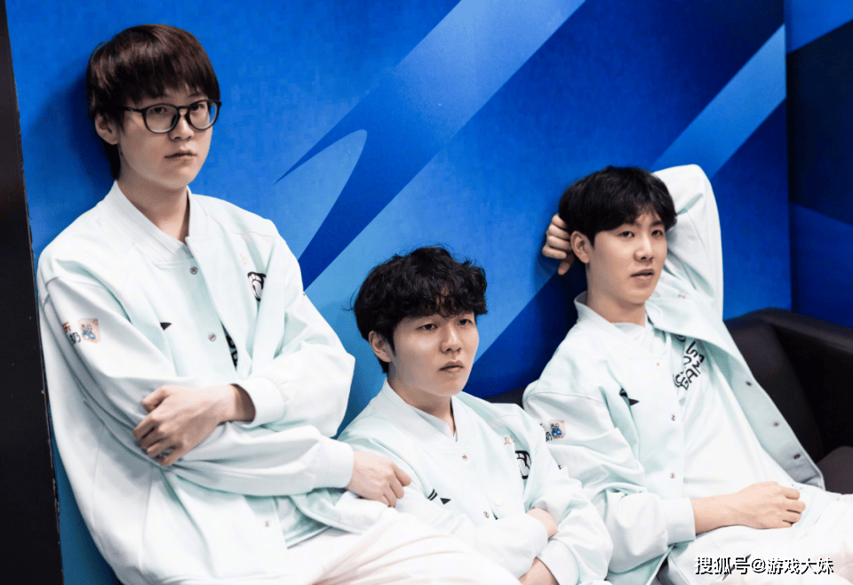 炫神因骂theshy被处罚，如今认怂，公開(kāi)道歉希望拿回二路解说权