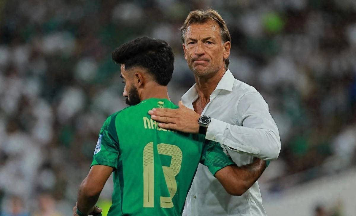 沙(shā)特换帅！曼奇尼下课，老将回归！