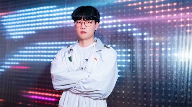 【一竞技1JingJi】LOL：LPL德杯首发名單(dān)出炉 仅两支強(qiáng)隊(duì)全主力参赛！