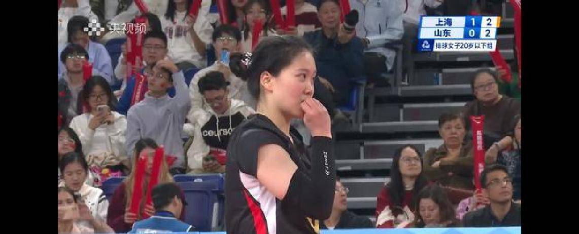 18岁新星数据亮眼！女排自由人竞争激烈(liè)，谁能入选新一届名单？