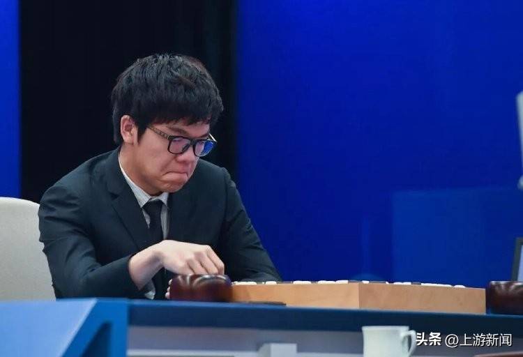 马斯克携AI约战LOL世界冠军 T1战队：我们准备好了