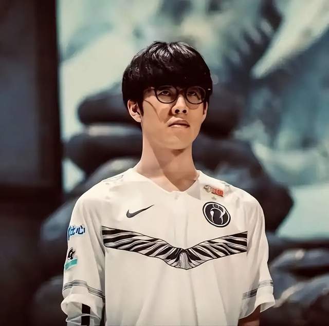 LOL 手游首轮传奇聯(lián)名皮肤官宣，Faker/TheShy 同款 11.8 上线！