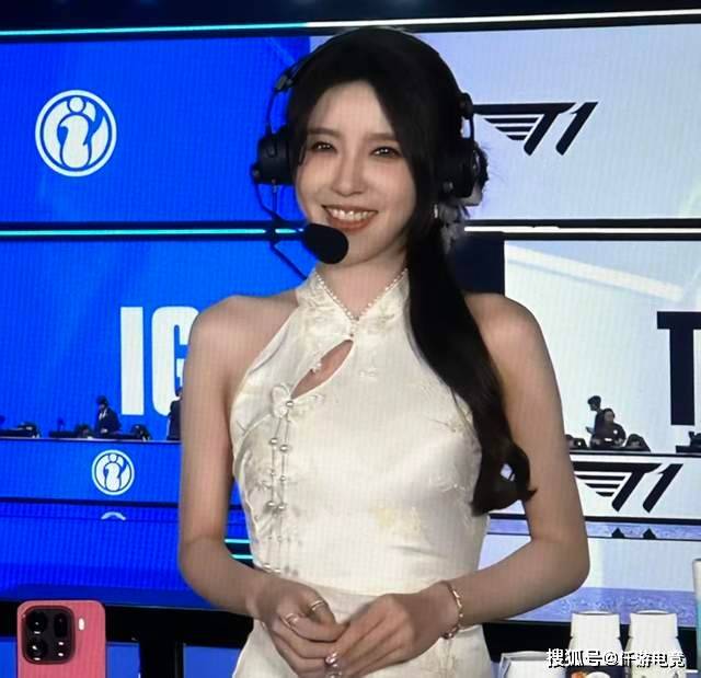 JackeyLove也因伤病暂时休息!Rita被质疑不配拿最佳解说