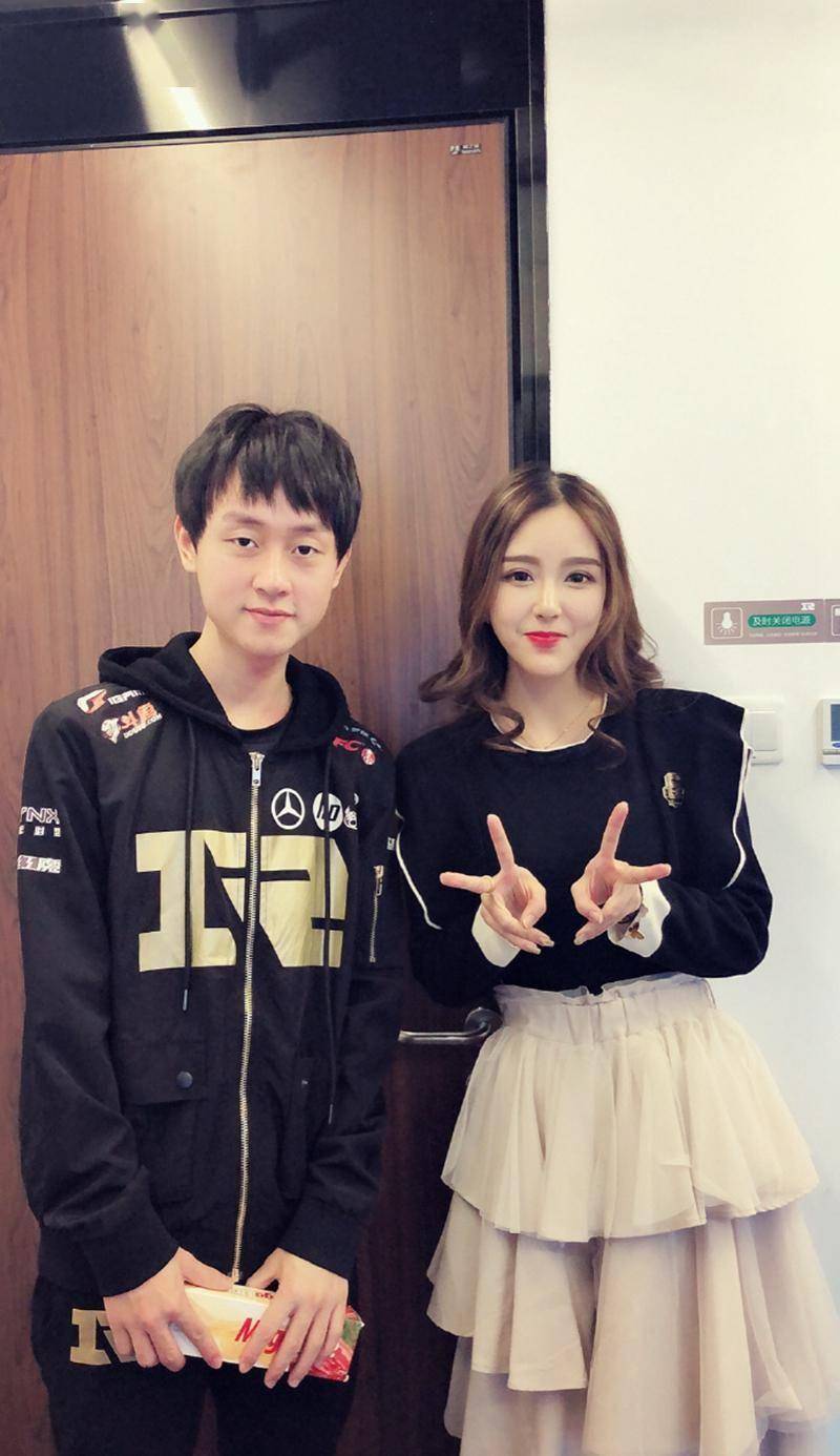 解说Rita那(nà)么漂亮，为什么沒(méi)有职业选手和(hé)解说追求她？